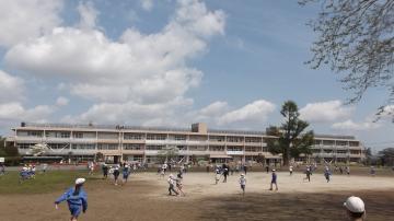阿見小学校の校舎
