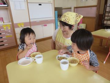 食事の様子