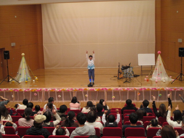 手あそびの様子