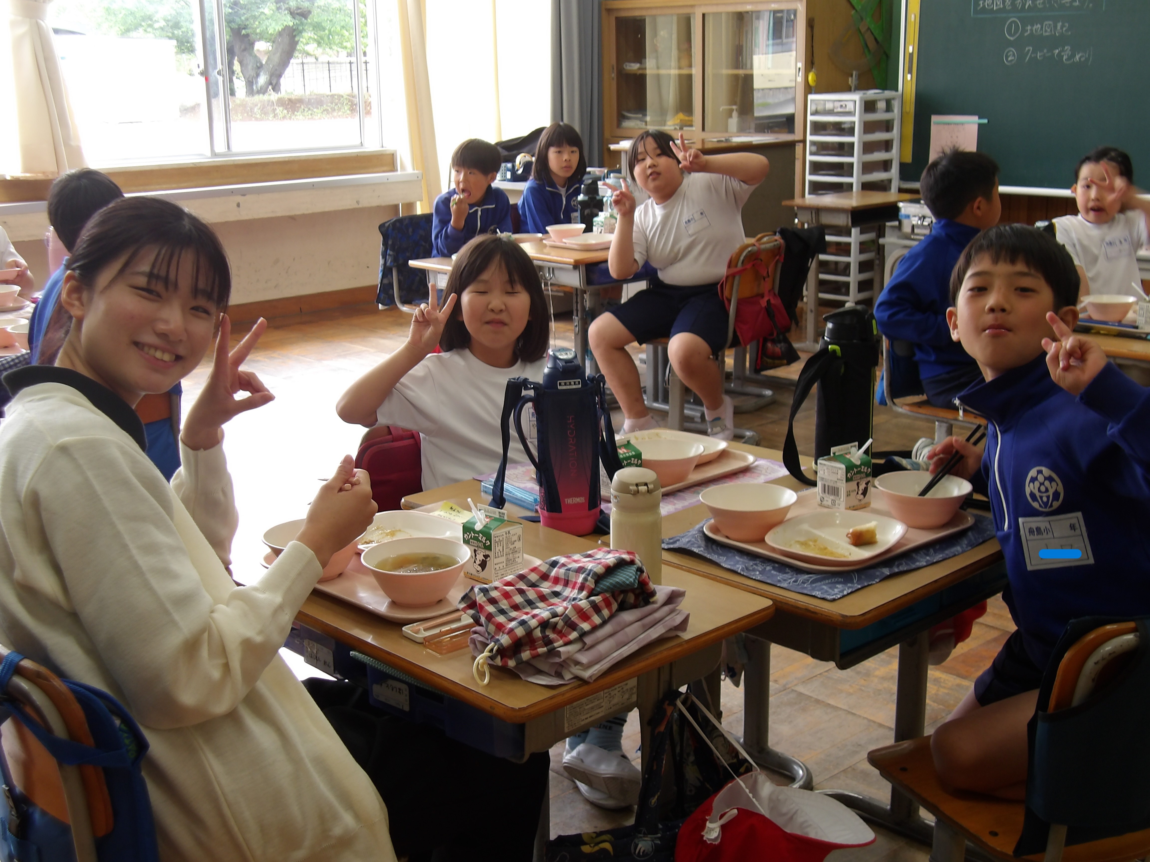 3年生と楽しく食べました