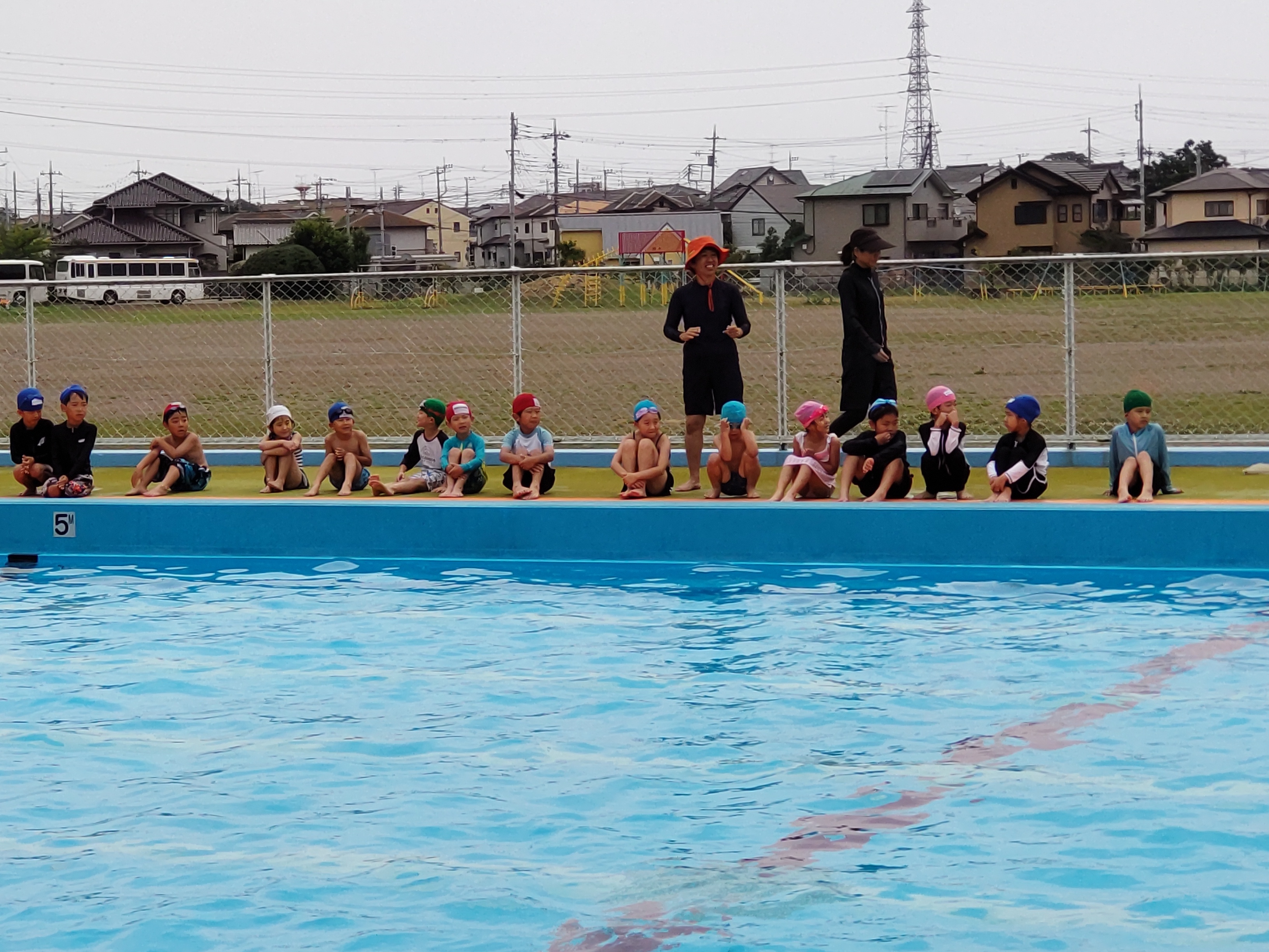 プール休憩中