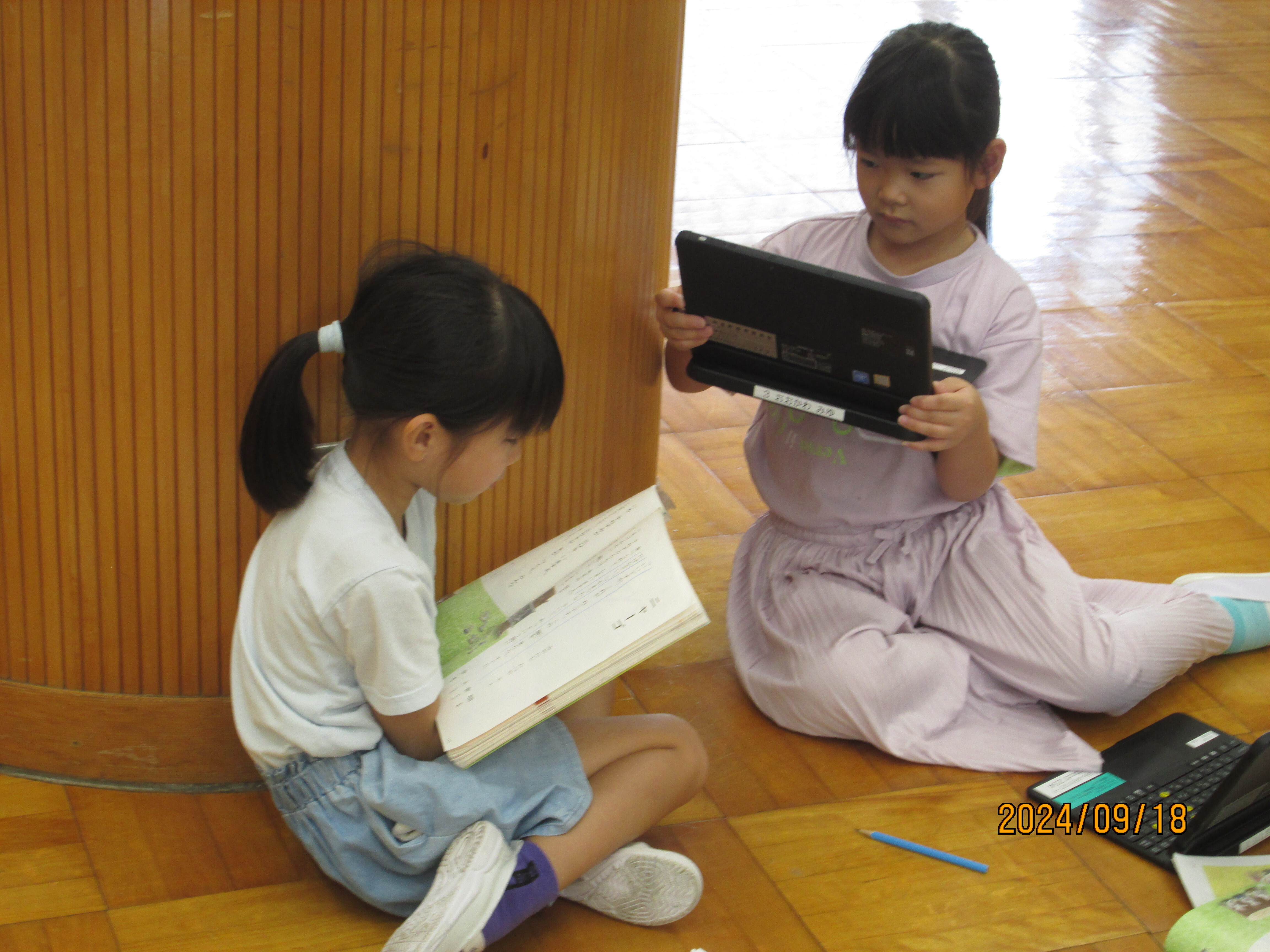 2年生　音読の様子を撮影