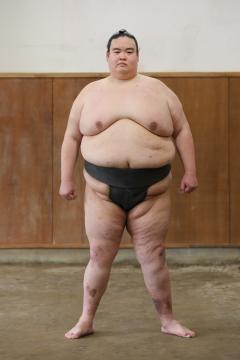 足立